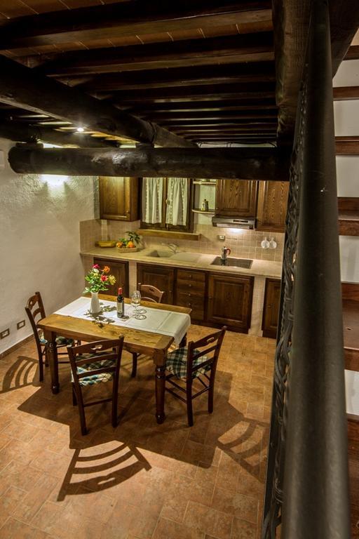 Borgo Rurale San Giusto Guest House กัสตาลเญโต การ์ดุชชี ภายนอก รูปภาพ